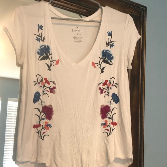 AE soft and sexy embroidered tee - Picture 4 of 6